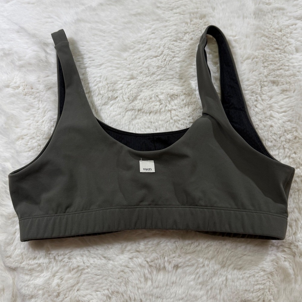 Vuori Sports Bra Dark Olive Green Activewear Yoga Gym Running Athleisure Hike M - Picture 2 of 3